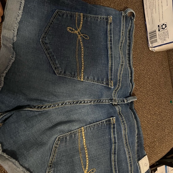 Denzim by Levi’s shorts - Picture 2 of 4